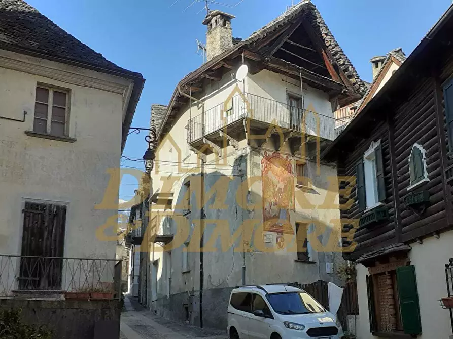 Immagine 28 di Trilocale in vendita  a Craveggia