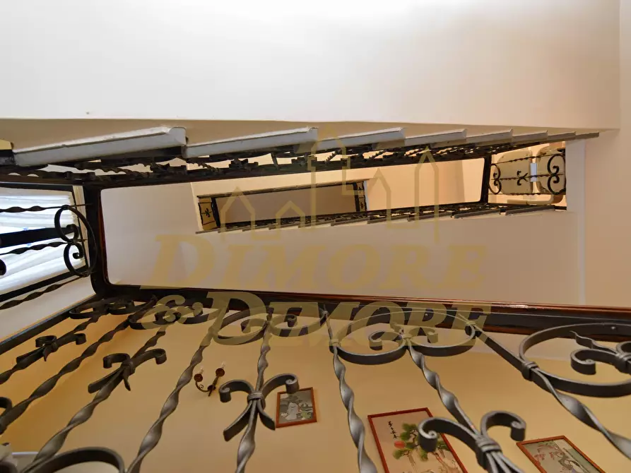 Immagine 24 di Villa in vendita  in Viale Garibaldi 68 a Maccagno Con Pino E Veddasca