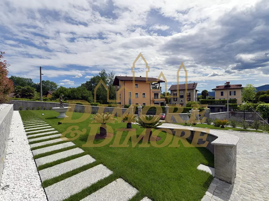Immagine 8 di Villa in vendita  a Verbania