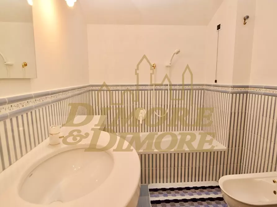 Immagine 20 di Villa in vendita  a Ranco