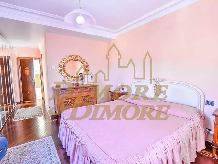 Immagine 38 di Villa in vendita  a Verbania