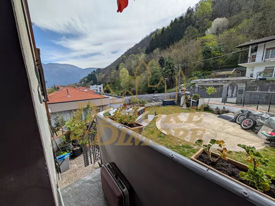 Immagine 11 di Quadrilocale in vendita  in Casali Cuserina 5 a Cannobio