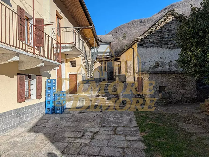 Immagine 3 di Casa indipendente in vendita  in via beura a Beura-Cardezza