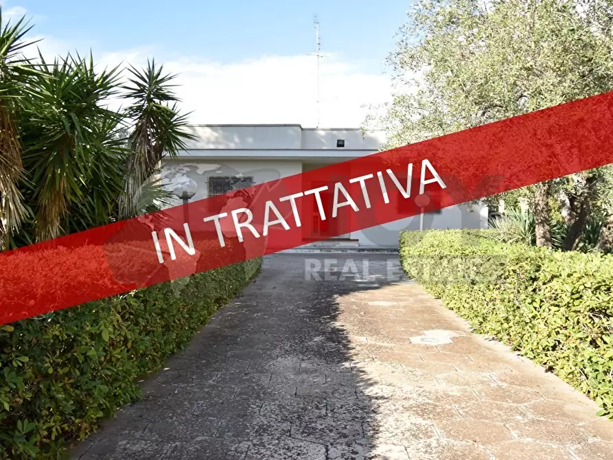 Immagine 1 di Villa in vendita  in Via Copertino 138 a Monteroni Di Lecce