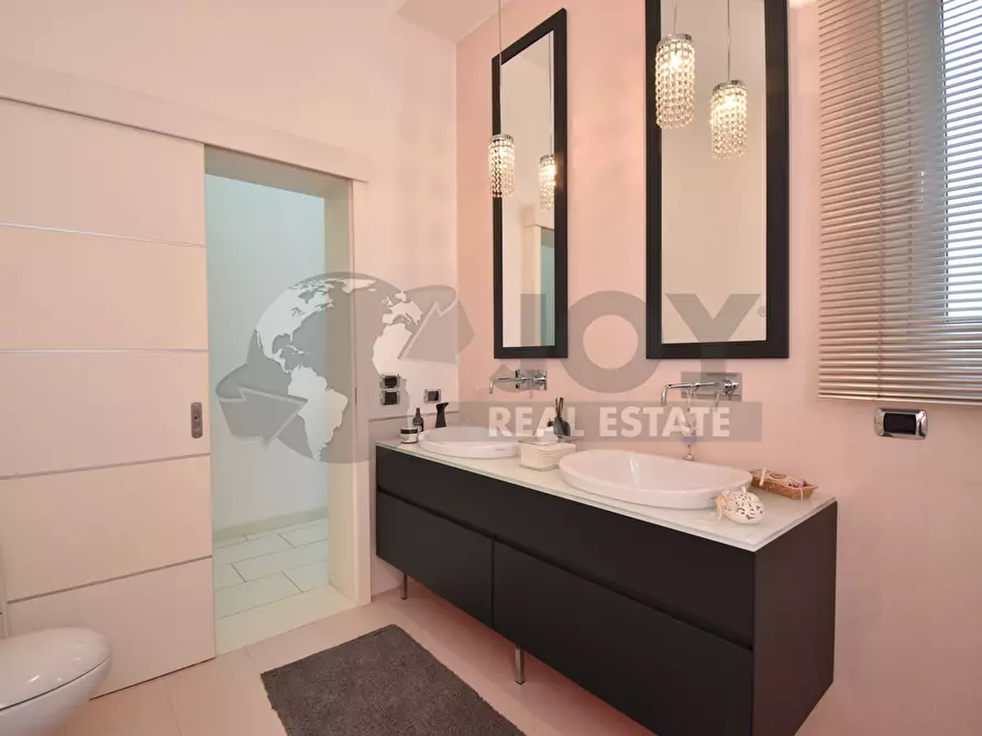 Immagine 29 di Appartamento in vendita  in Via Raffaello a Monteroni Di Lecce