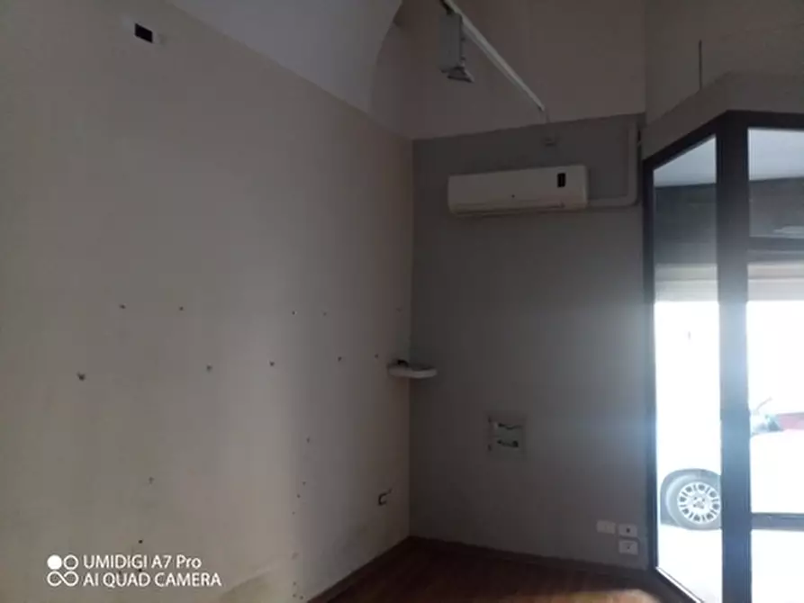 Immagine 11 di Locale commerciale in vendita  in CORSO ROMA a Lanciano