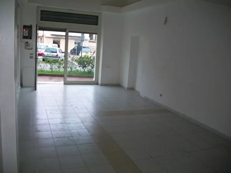 Immagine 9 di Locale commerciale in affitto  in PIAZZA GARIBALDI a Lanciano