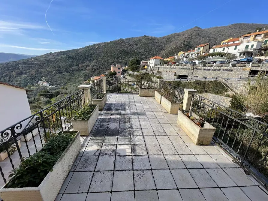 Immagine 29 di Villetta a schiera in vendita  a Alassio