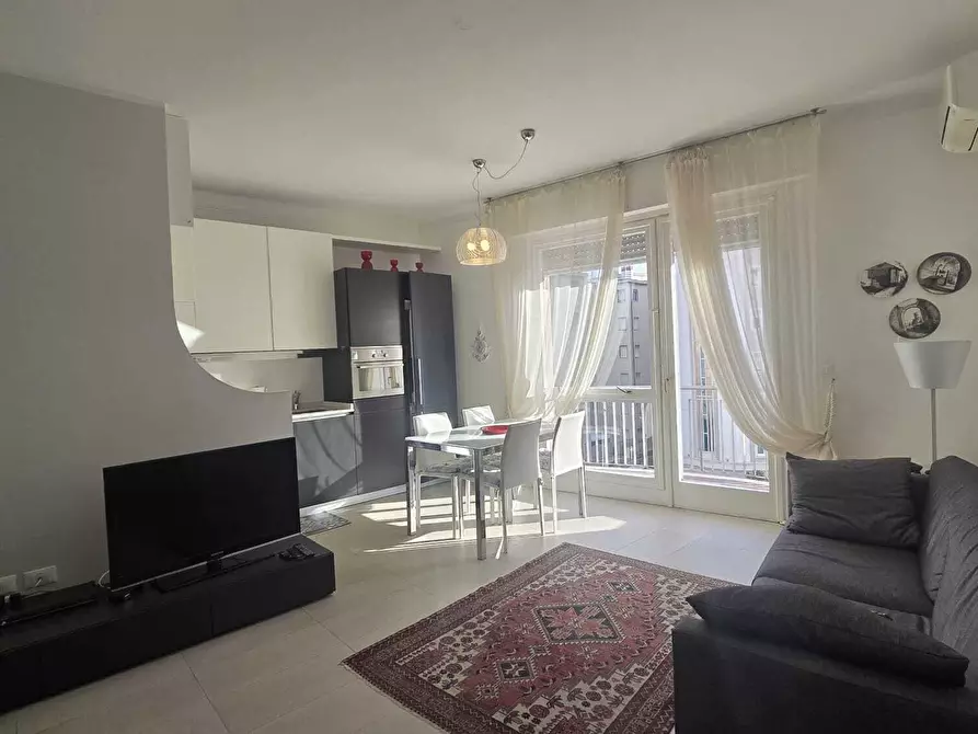 Immagine 1 di Trilocale in vendita  in Via Leonardo da Vinci a Alassio