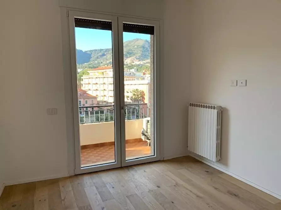 Immagine 17 di Pentalocale in vendita  in C.so Europa a Alassio