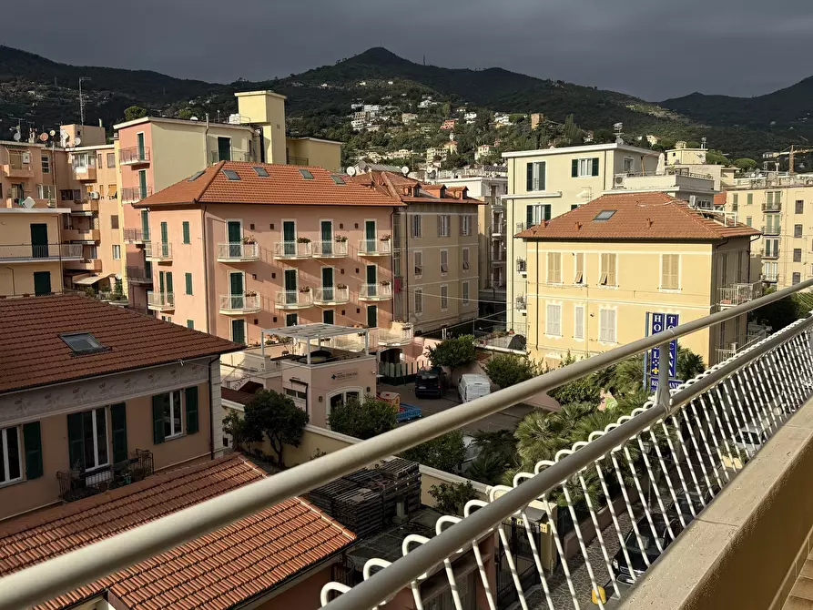 Immagine 11 di Quadrilocale in vendita  in Via Dante a Alassio