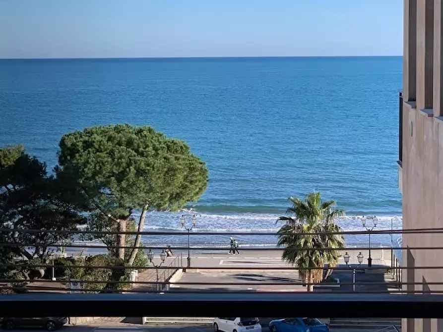 Immagine 18 di Pentalocale in vendita  in C.so Europa a Alassio