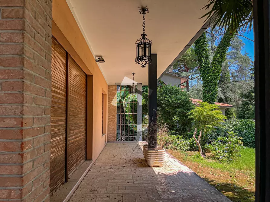 Immagine 26 di Villa in vendita  a Jesi