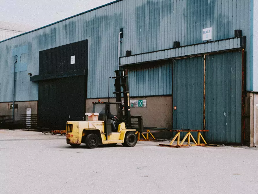 Immagine 2 di Capannone industriale in vendita  a Monsano