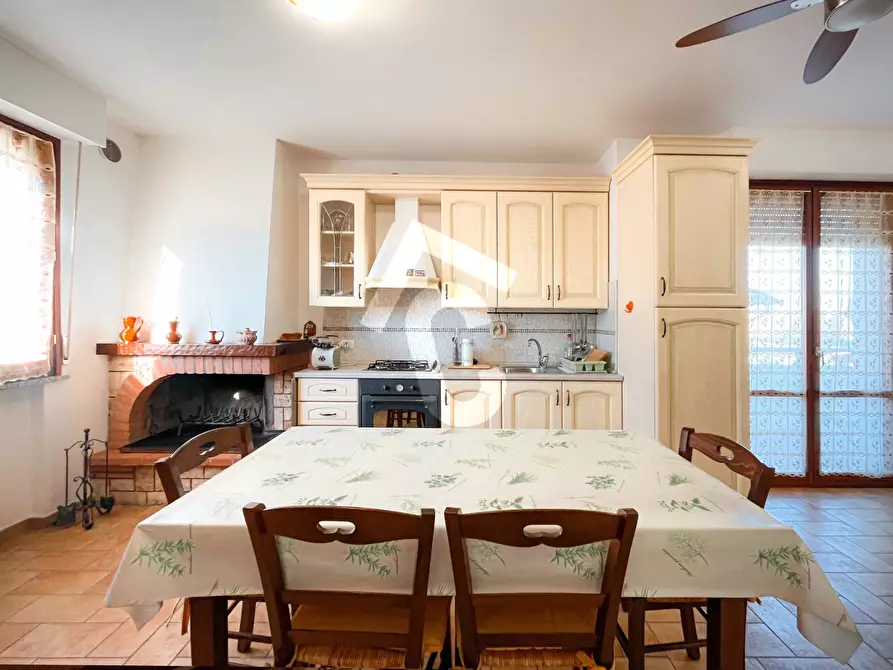 Immagine 1 di Trilocale in vendita  a Jesi