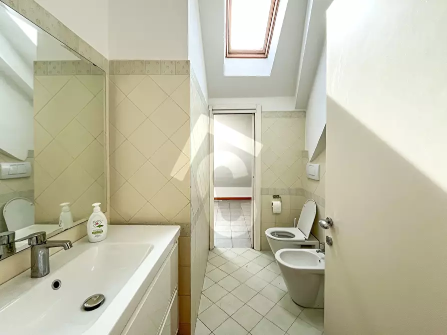 Immagine 20 di Trilocale in affitto  a Jesi