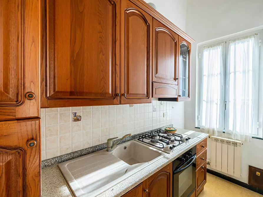 Immagine 38 di Trilocale in affitto  in Piazza Vittorio Emanuele II a Finale Ligure