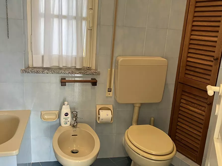 Immagine 14 di Quadrilocale in vendita  in Via Paolo Cappa a Finale Ligure