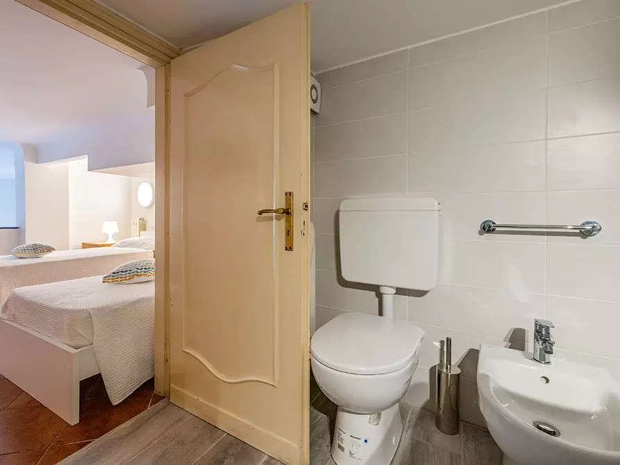 Immagine 28 di Trilocale in affitto  in Piazza Vittorio Emanuele II 5 a Finale Ligure