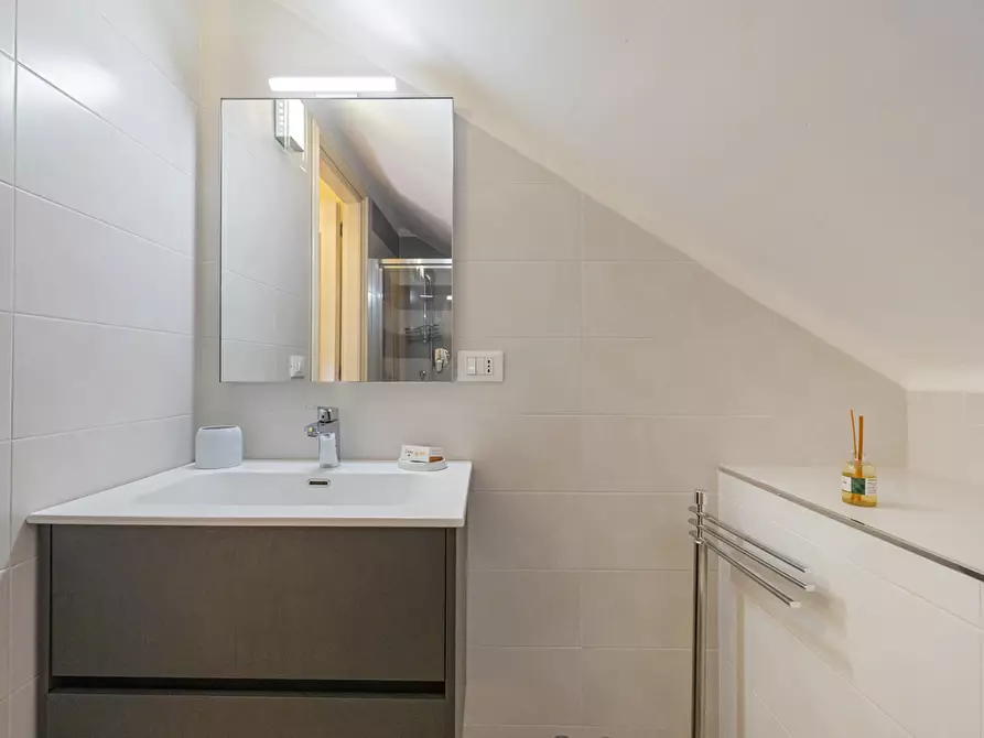 Immagine 19 di Bilocale in affitto  in Piazza Vittorio Emanuele II a Finale Ligure