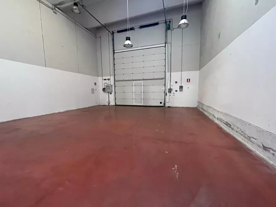 Immagine 10 di Capannone industriale in vendita  a Scordia
