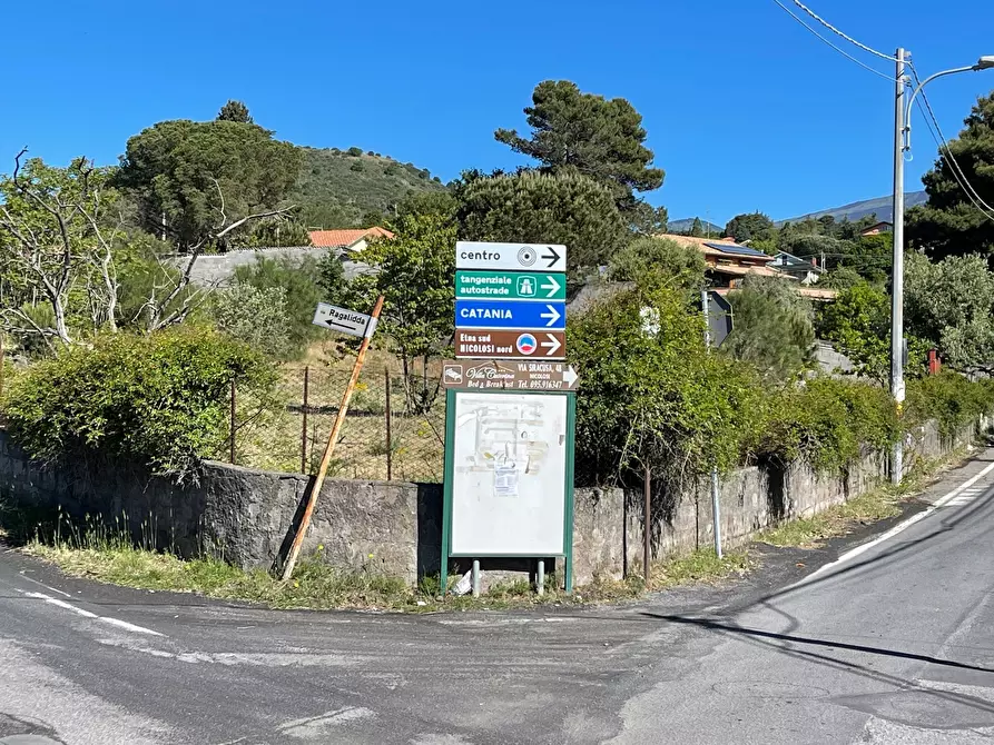 Immagine 2 di Terreno industriale in vendita  a Pedara