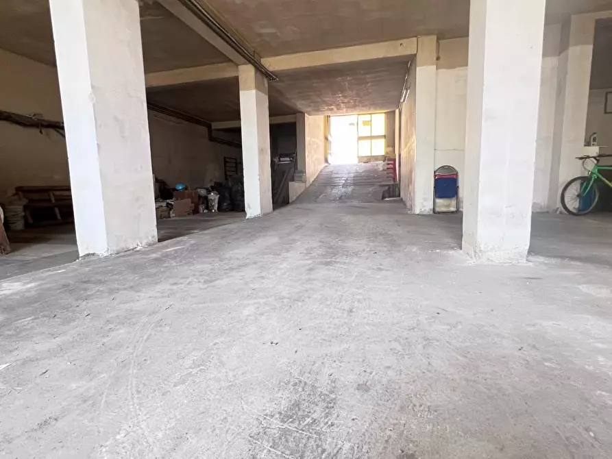 Immagine 5 di Capannone industriale in vendita  a Gravina Di Catania