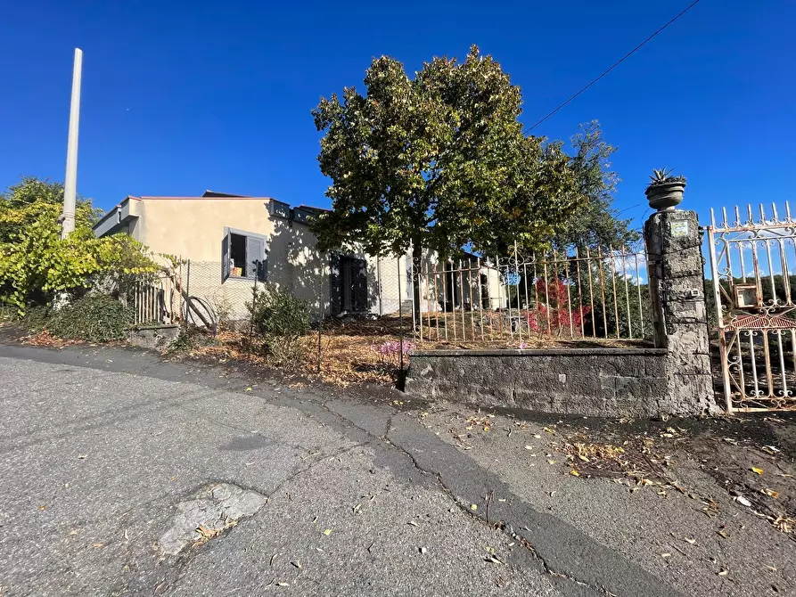 Immagine 26 di Villa in vendita  a Zafferana Etnea