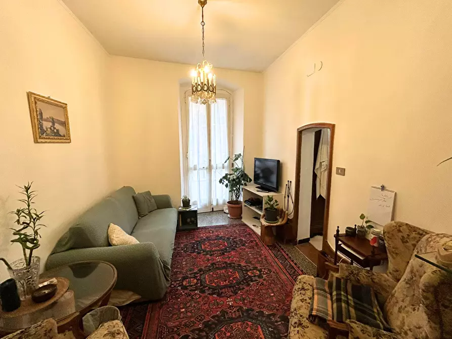 Immagine 1 di Pentalocale in vendita  in Via Giovanni Battista Marsano 2 a Genova