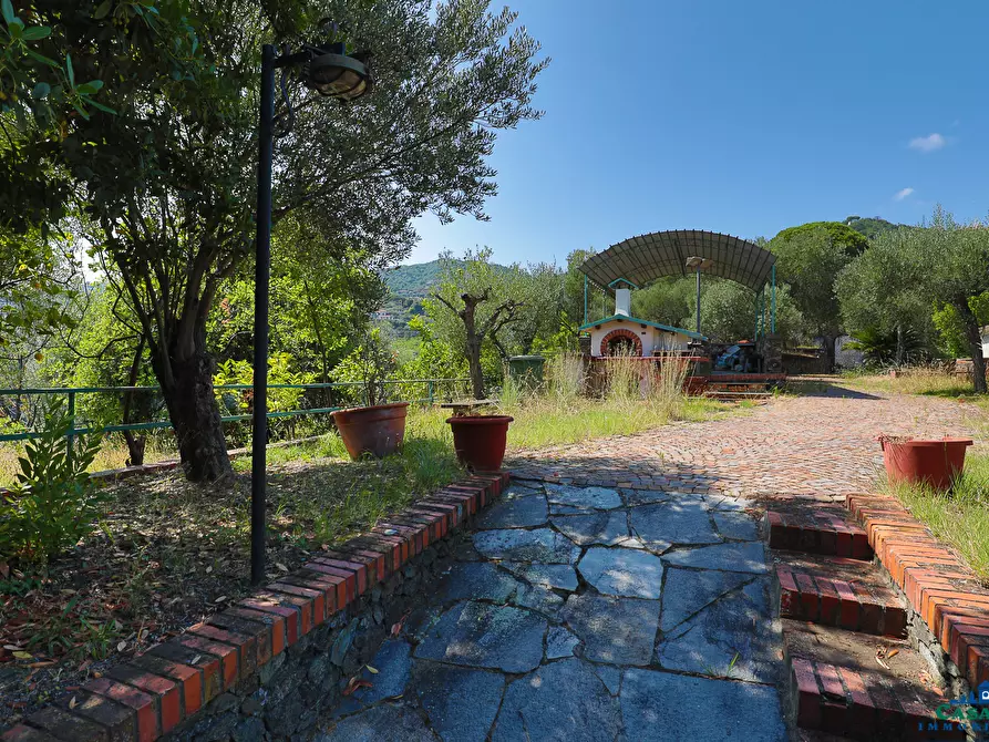 Immagine 14 di Villa in vendita  in Via Livio Canale 72 a Varazze