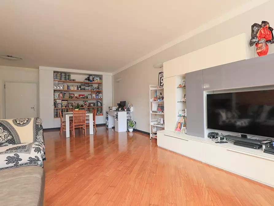 Immagine 5 di Appartamento in vendita  in Via Val Trebbia a Genova