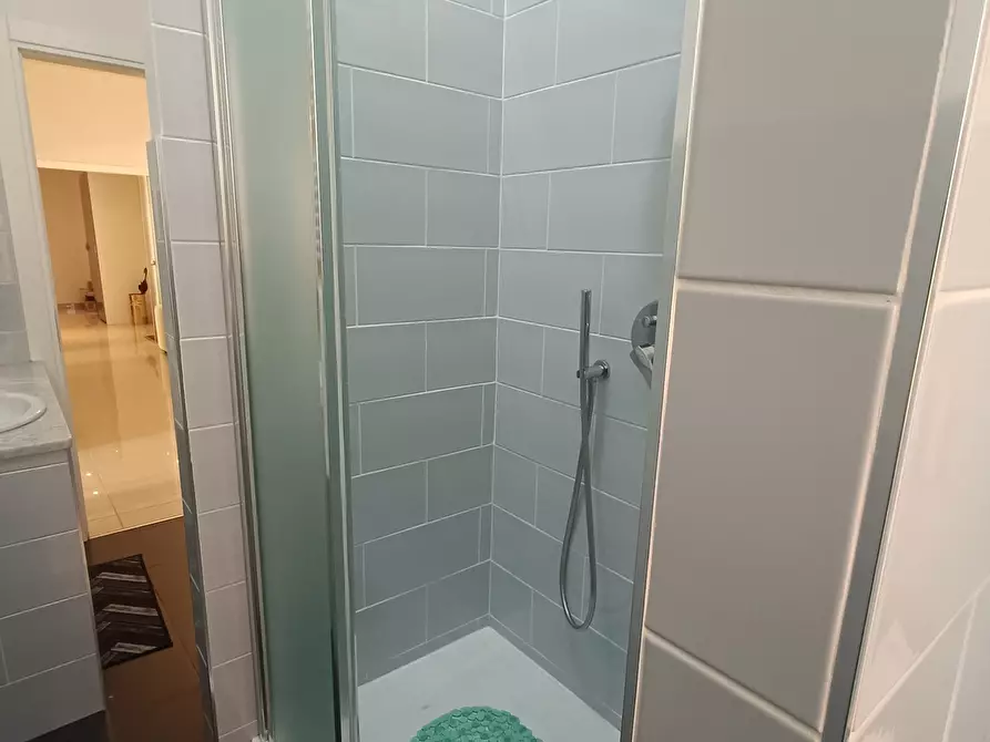 Immagine 23 di Pentalocale in vendita  in Via Paolo Antonio de Cavero 8 a Genova