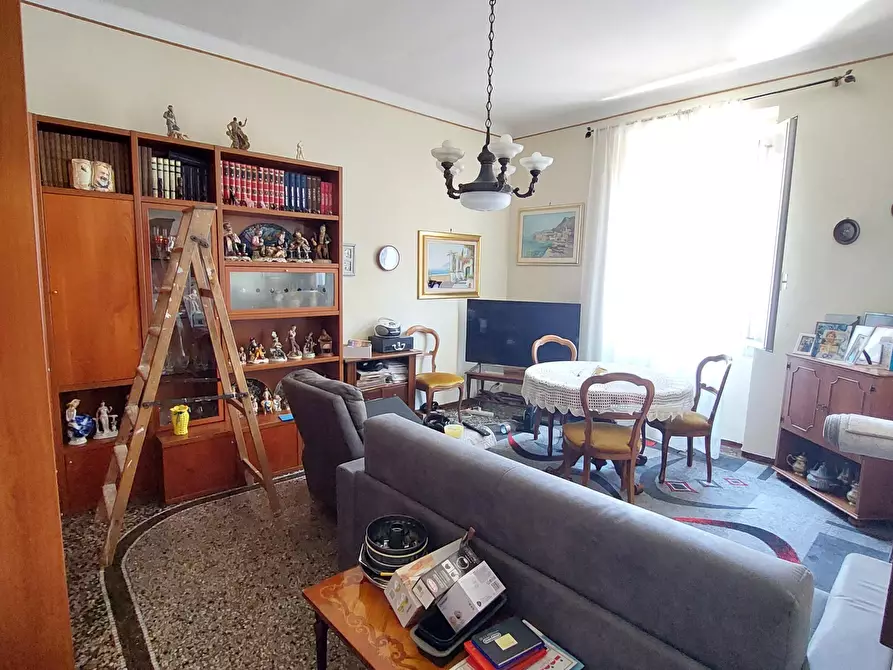 Immagine 4 di Pentalocale in vendita  in Via Casata Centuriona a Genova