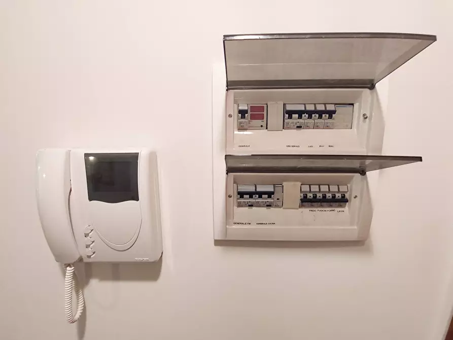 Immagine 18 di Bilocale in vendita  in Via Lomellini a Genova