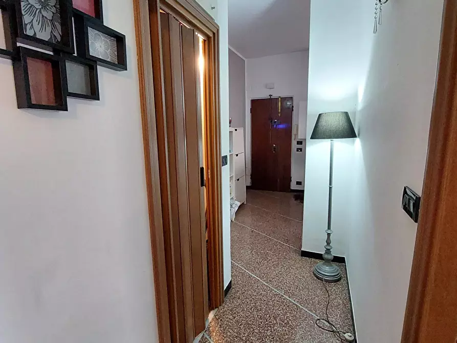 Immagine 10 di Bilocale in vendita  in Via delle Gavette a Genova