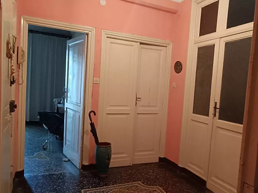 Immagine 33 di Appartamento in vendita  in Via Cornigliano 34 a Genova