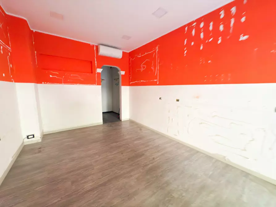 Immagine 3 di Locale commerciale in vendita  in Corso Sardegna 264 a Genova