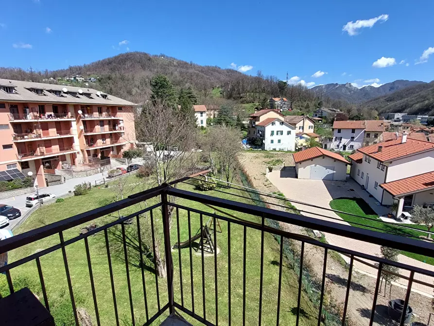 Immagine 40 di Trilocale in vendita  in Piazza Eugenio Marchese a Busalla