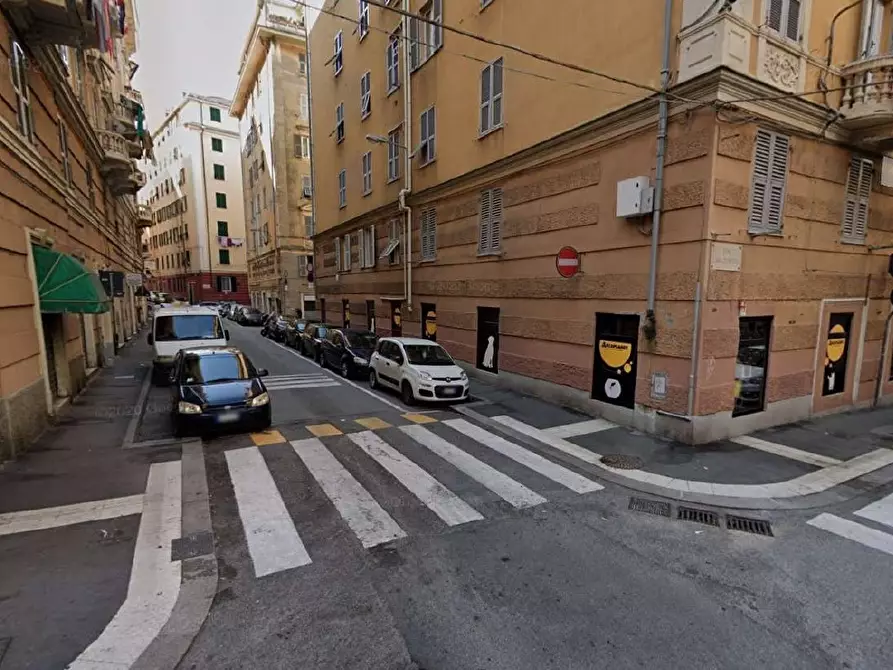 Immagine 5 di Locale commerciale in vendita  in Via Pietro Cristofoli 27R a Genova