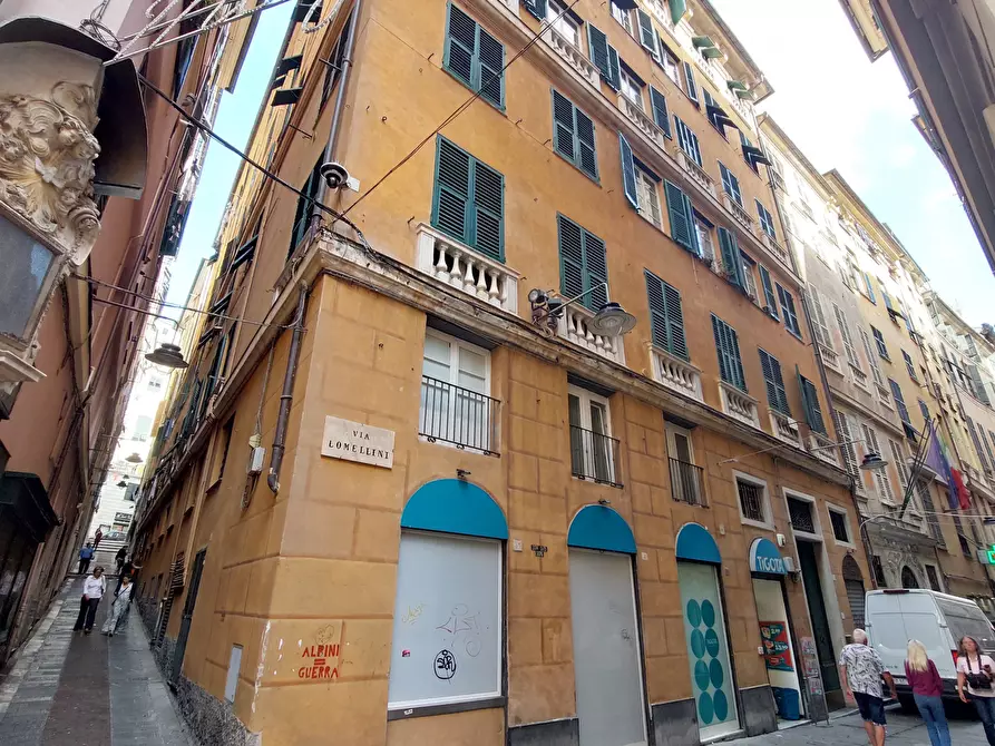 Immagine 38 di Bilocale in vendita  in Via Lomellini a Genova