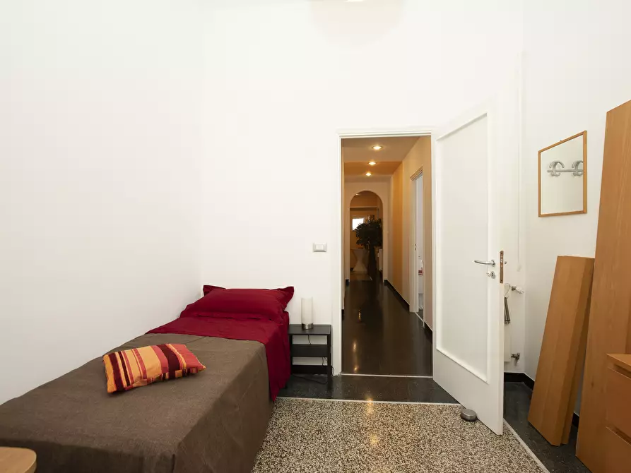 Immagine 24 di Ufficio in vendita  in Via Fieschi a Genova