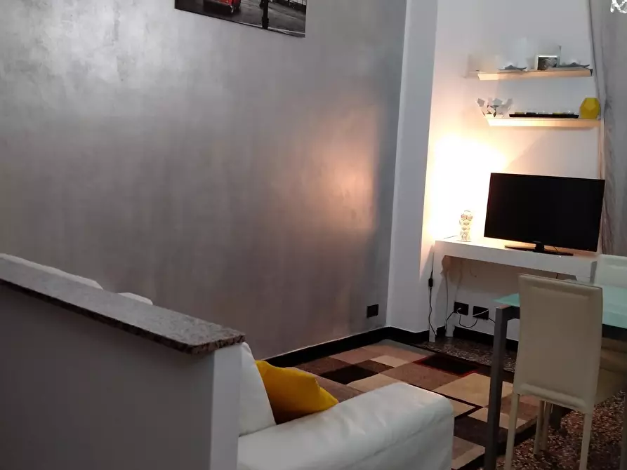 Immagine 20 di Bilocale in vendita  in Via delle Gavette a Genova