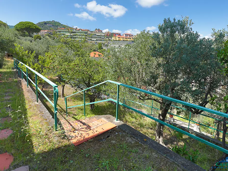 Immagine 12 di Villa in vendita  in Via Livio Canale 72 a Varazze