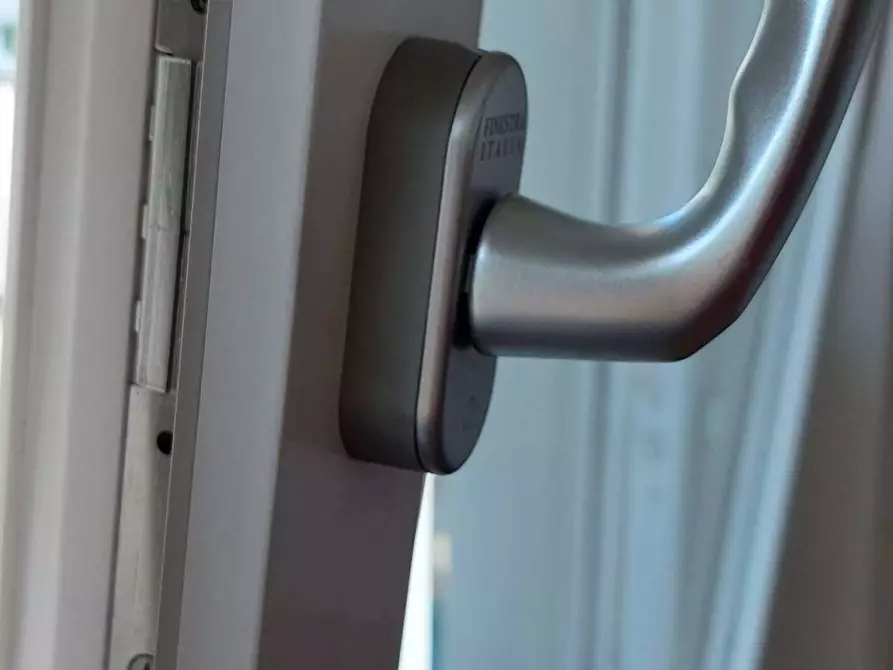 Immagine 21 di Bilocale in vendita  in Via Fratelli Bandiera 3 a Rapallo