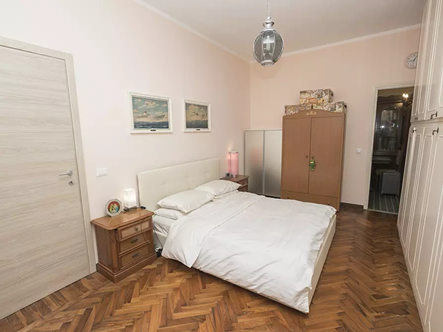 Immagine 48 di Pentalocale in vendita  in Via Venezia 12 a Genova