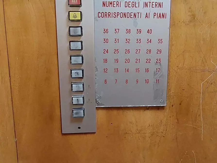 Immagine 29 di Bilocale in vendita  in Via Fratelli Bandiera 3 a Rapallo