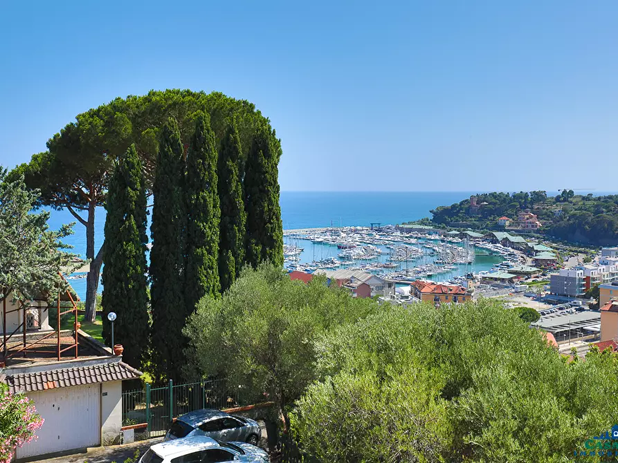 Immagine 60 di Villa in vendita  in Via Livio Canale 72 a Varazze