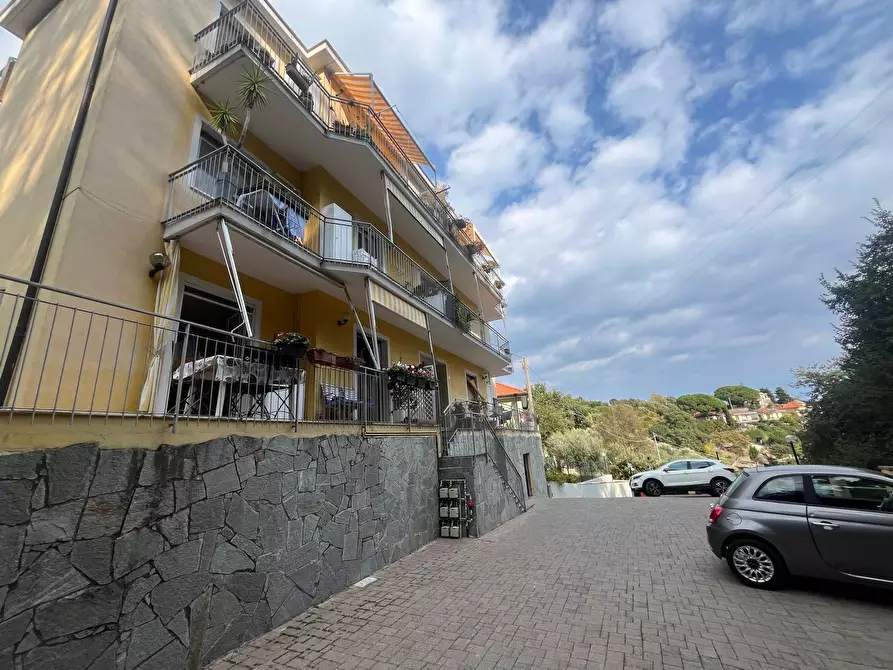 Immagine 12 di Bilocale in vendita  a Alassio