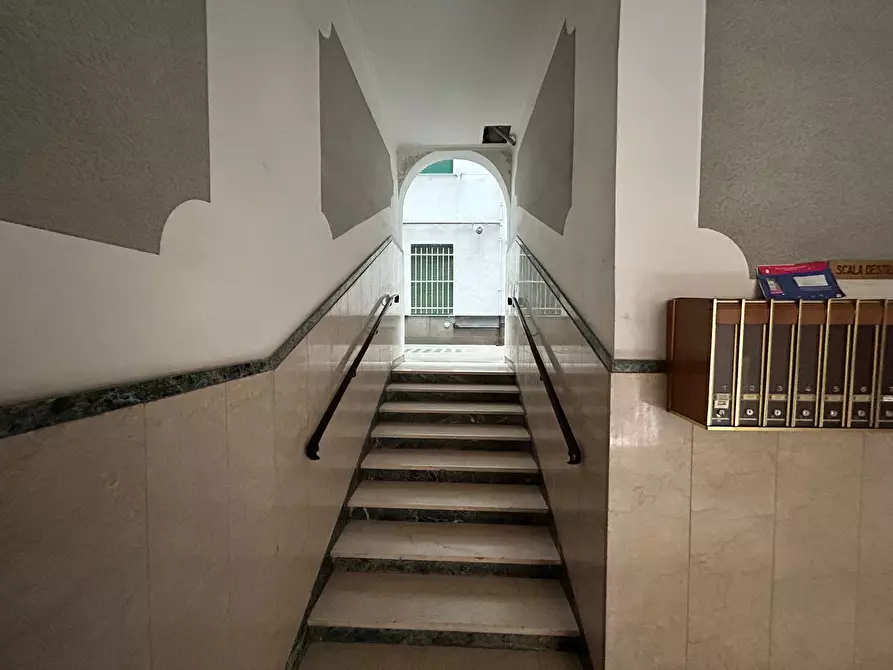 Immagine 18 di Pentalocale in vendita  in Via Giovanni Battista Marsano 2 a Genova