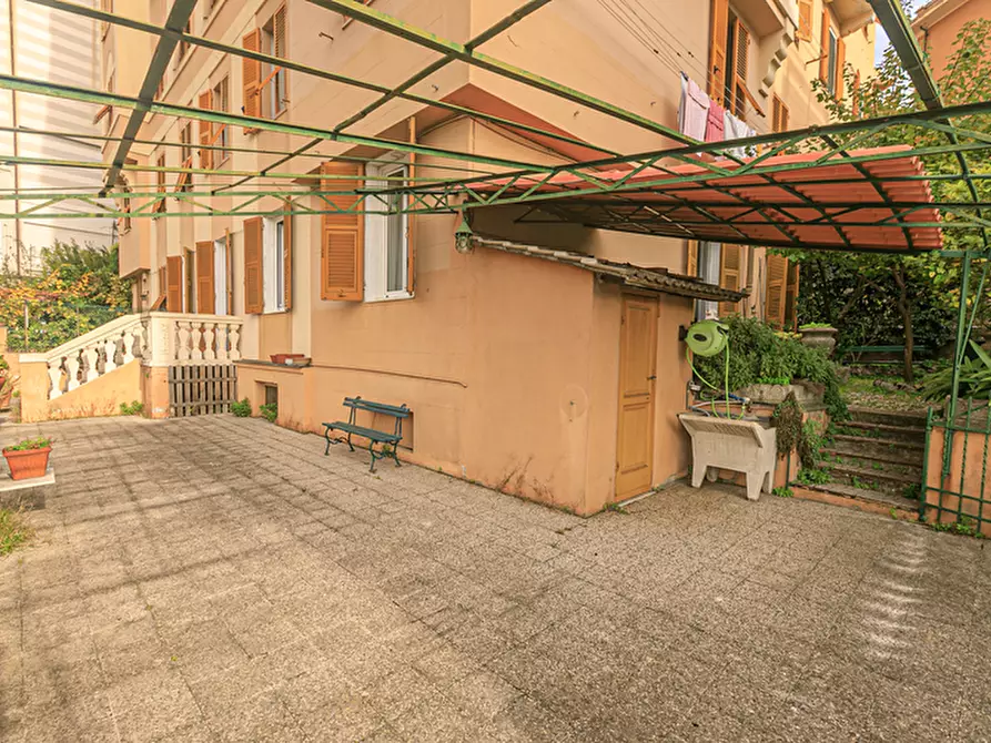 Immagine 34 di Pentalocale in vendita  in Via Benvenuto Cellini 16 a Genova